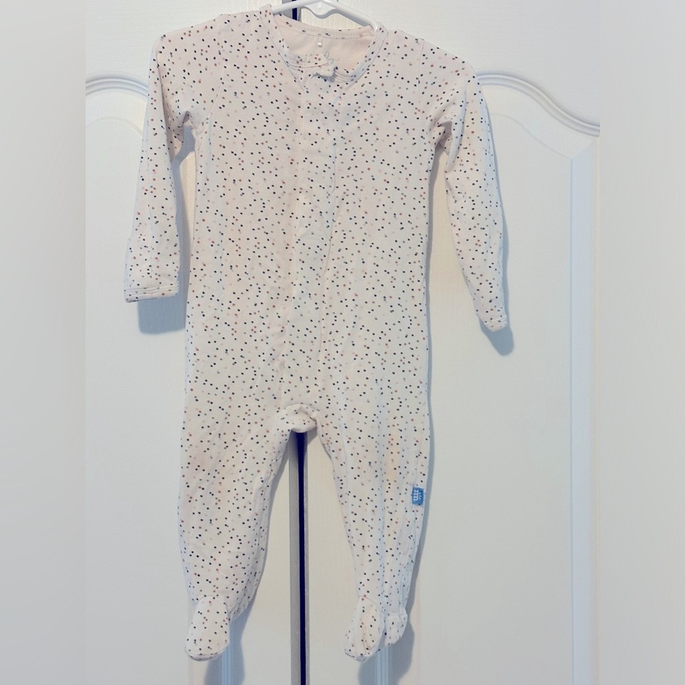 Magnetic Me Footie Pajama 3-6 months white/sprinkle pattern